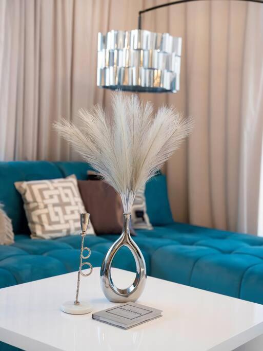 Апартаменти Glorious Fountain,opera &burj Sky View 4br Дубай