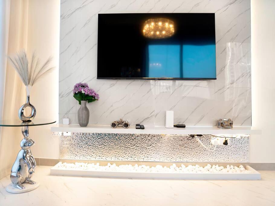 Glorious Fountain,opera &burj Sky View 4br Апартаменти Дубай