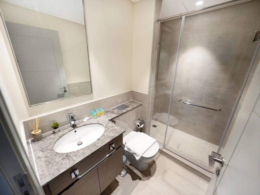 Glorious Fountain,opera &burj Sky View 4br Апартаменти Дубай