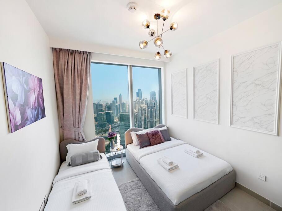 Glorious Fountain,opera &burj Sky View 4br Апартаменти Дубай